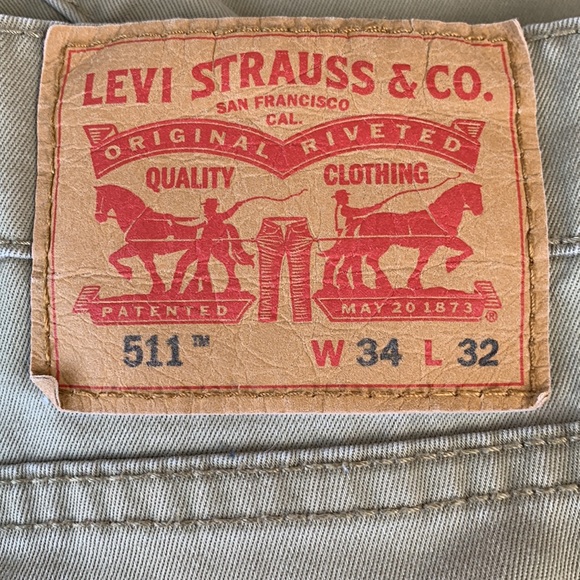 Tan Levi’s - Picture 3 of 3